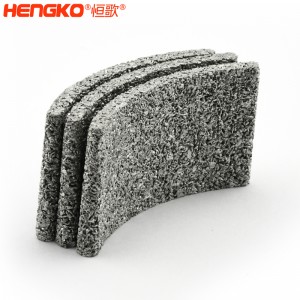 來(lái)圖定制不銹鋼濾板耐腐蝕壽命長(zhǎng)，316L不銹鋼粉末燒結(jié)濾芯